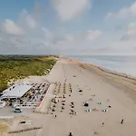 Flamingo Beach Apartments